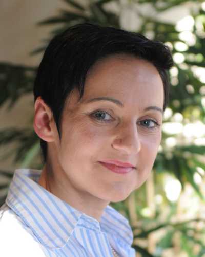 Frau Tanja Perottoni